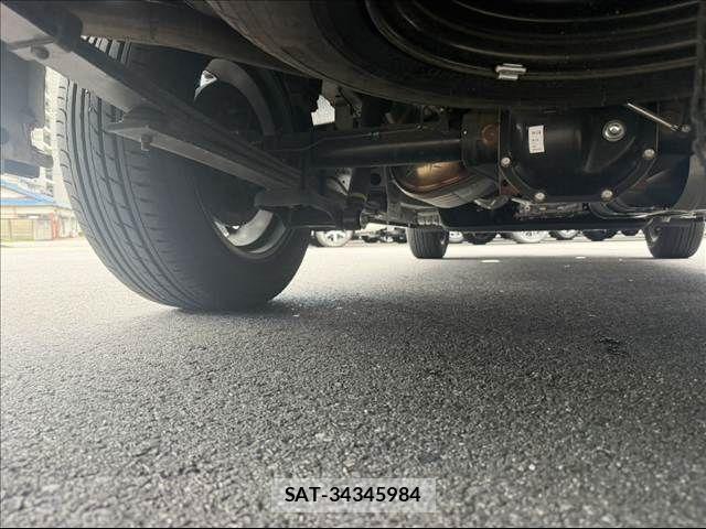 Nissan Caravan 2023-09 8879012-22