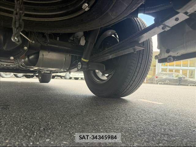 Nissan Caravan 2023-09 8879012-23