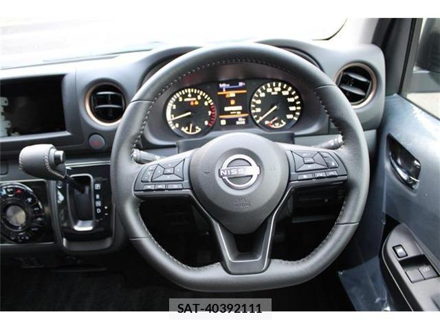 Nissan Caravan 2026-05 8879015-16