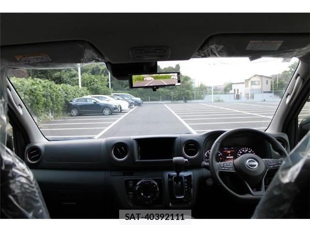 Nissan Caravan 2026-05 8879015-17