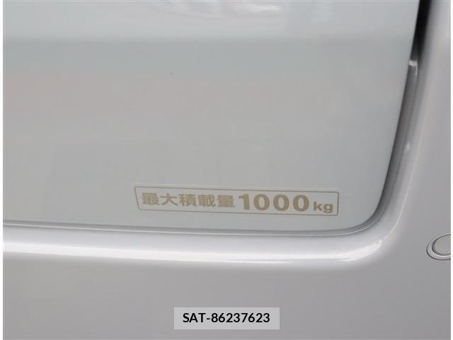 Nissan Caravan 2025-04 8879013-21