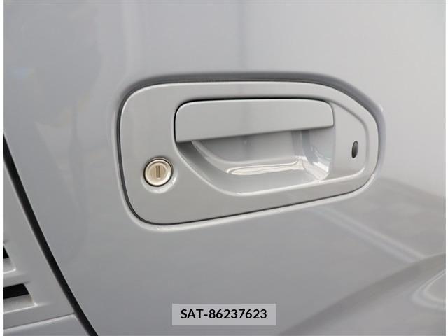 Nissan Caravan 2025-04 8879013-22
