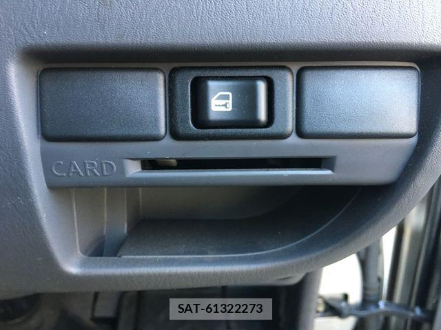 Nissan Caravan 2003-09 8879018-17