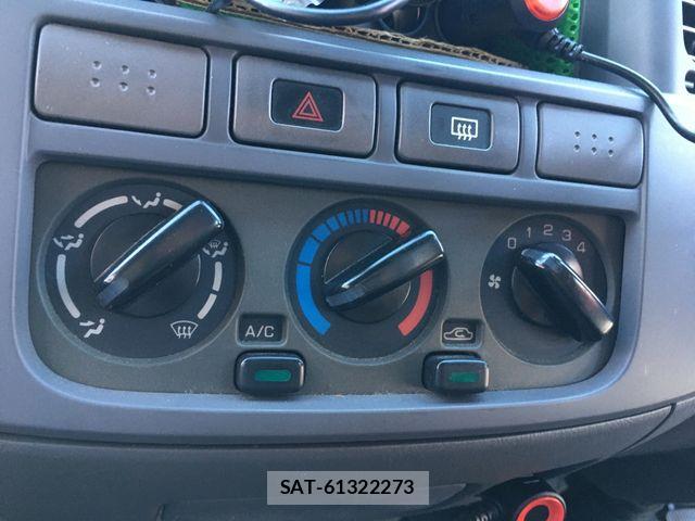 Nissan Caravan 2003-09 8879018-19