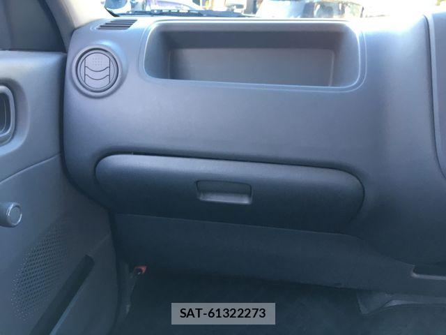 Nissan Caravan 2003-09 8879018-24