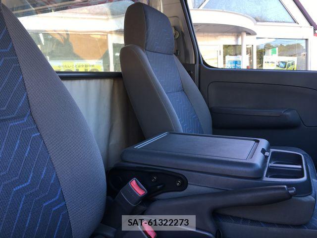 Nissan Caravan 2003-09 8879018-29