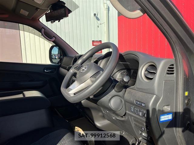 Nissan Caravan 2025-03 8883392-9