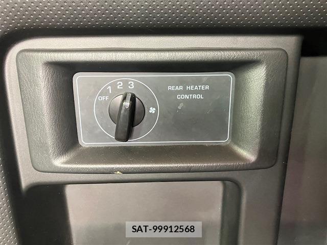 Nissan Caravan 2025-03 8883392-28