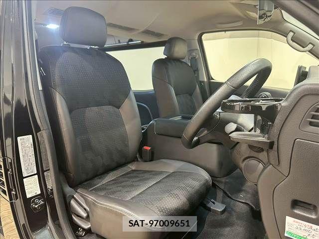 Nissan Caravan 2024-09 3662823-8