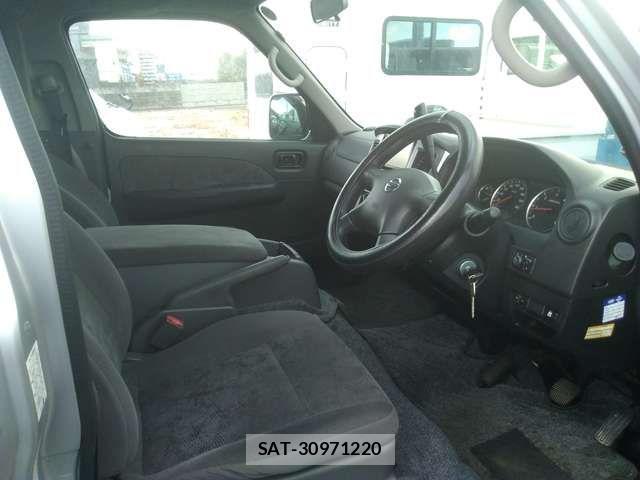 Nissan Caravan 2009-12 4751802-9
