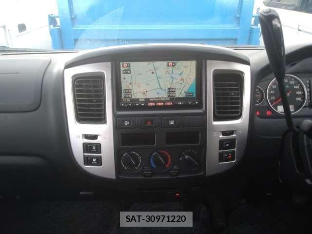 Nissan Caravan 2009-12 4751802-17