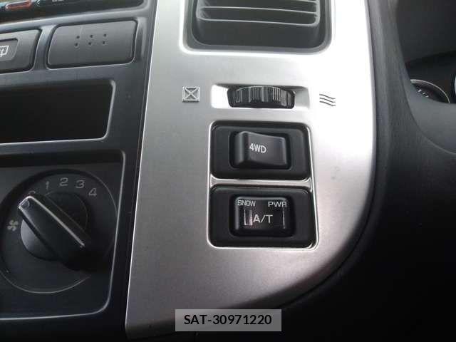 Nissan Caravan 2009-12 4751802-18