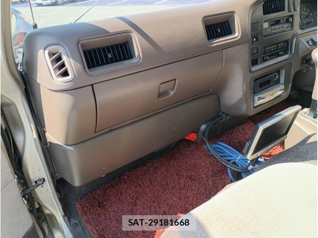 Nissan Caravan 1991-12 5861225-11