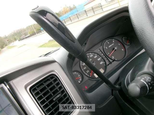 Nissan Caravan 2008-04 6263381-9
