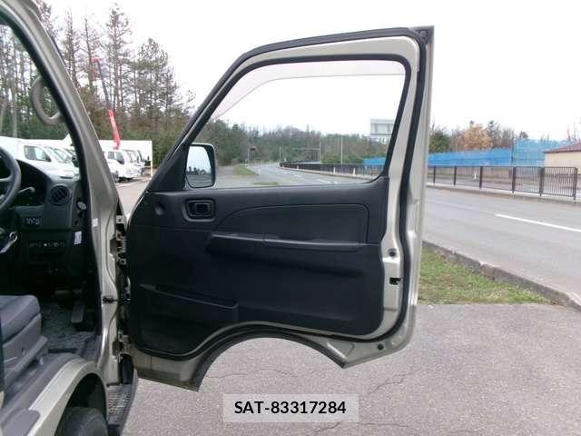 Nissan Caravan 2008-04 6263381-14