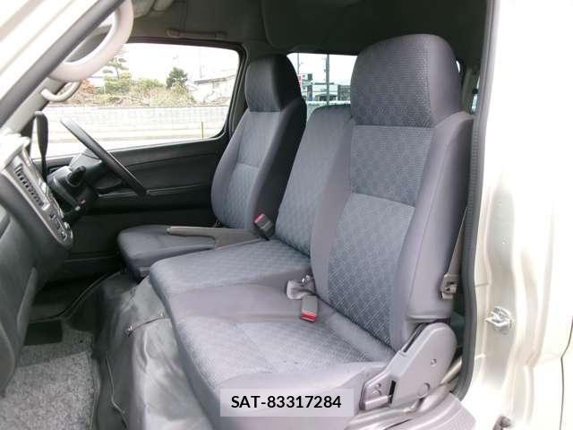 Nissan Caravan 2008-04 6263381-15