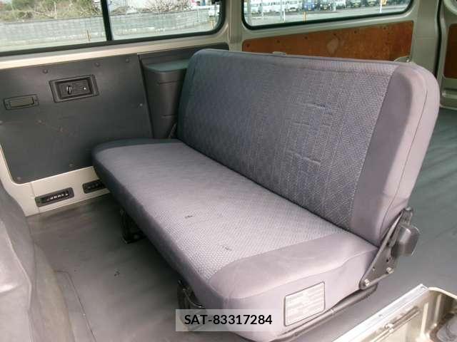 Nissan Caravan 2008-04 6263381-18