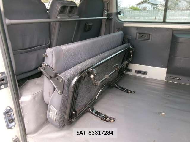 Nissan Caravan 2008-04 6263381-20