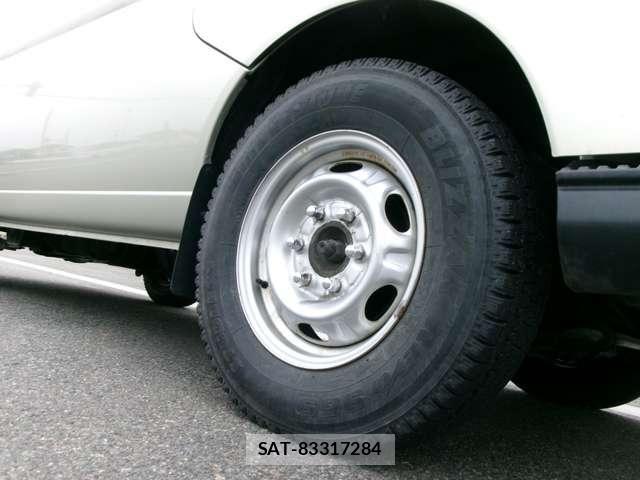 Nissan Caravan 2008-04 6263381-21
