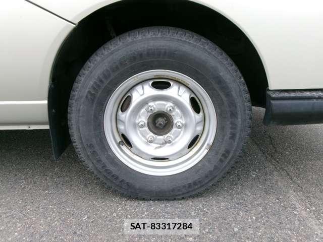 Nissan Caravan 2008-04 6263381-22