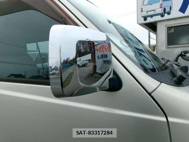Nissan Caravan 2008-04 6263381-23