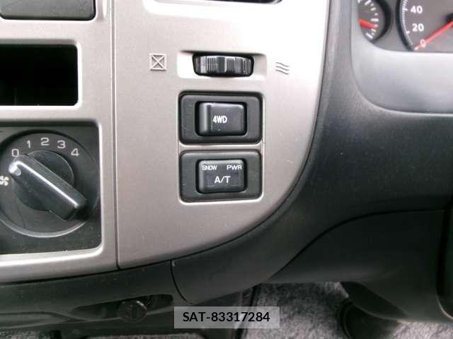 Nissan Caravan 2008-04 6263381-27