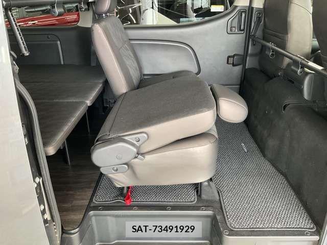 Nissan Caravan 2022-09 7057834-18
