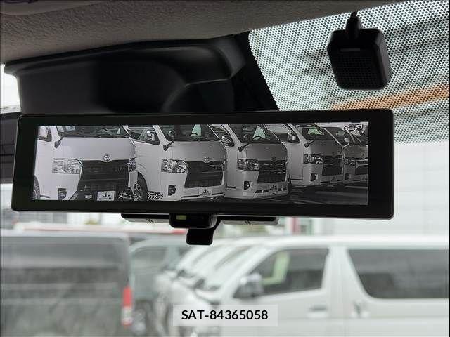 Nissan Caravan 2022-12 7215820-17