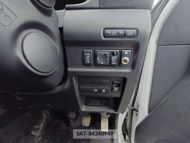 Nissan Caravan 2022-05 7215818-11