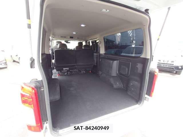 Nissan Caravan 2022-05 7215818-19