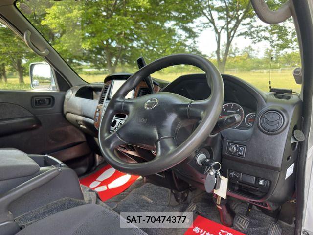 Nissan Caravan 2008-03 7215815-10