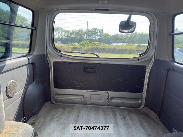 Nissan Caravan 2008-03 7215815-18