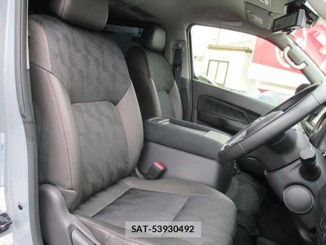 Nissan Caravan 2023-12 7357100-10