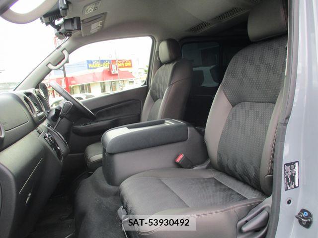 Nissan Caravan 2023-12 7357100-12