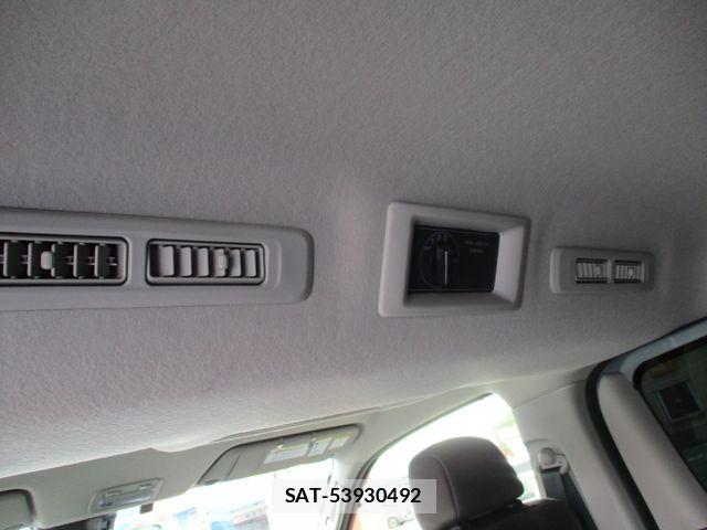 Nissan Caravan 2023-12 7357100-16