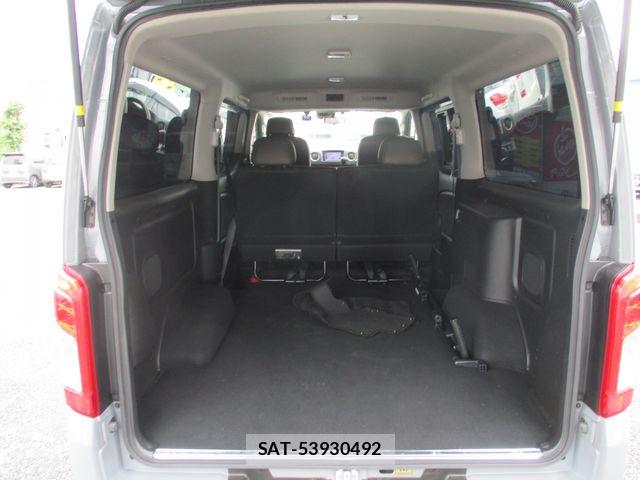 Nissan Caravan 2023-12 7357100-17