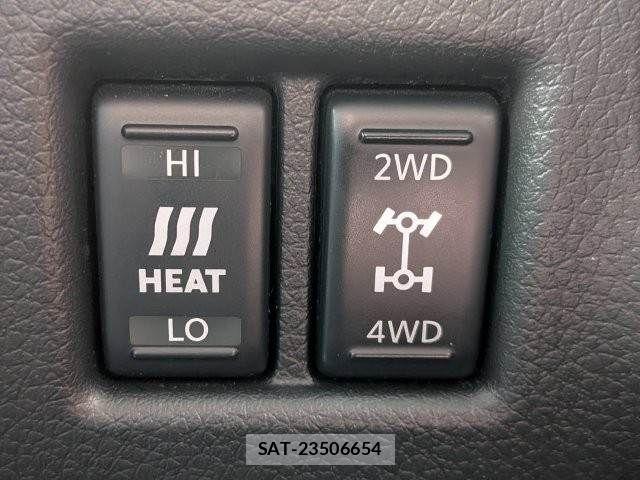 Nissan Caravan 2024-10 7357095-9