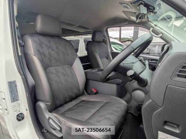 Nissan Caravan 2024-10 7357095-11
