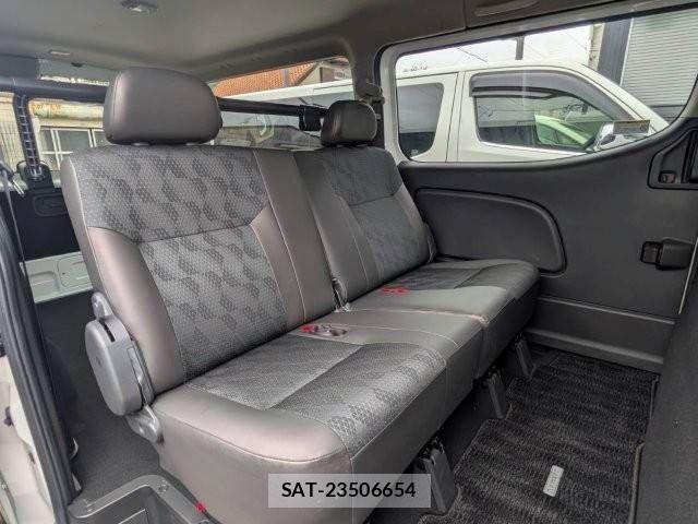 Nissan Caravan 2024-10 7357095-12