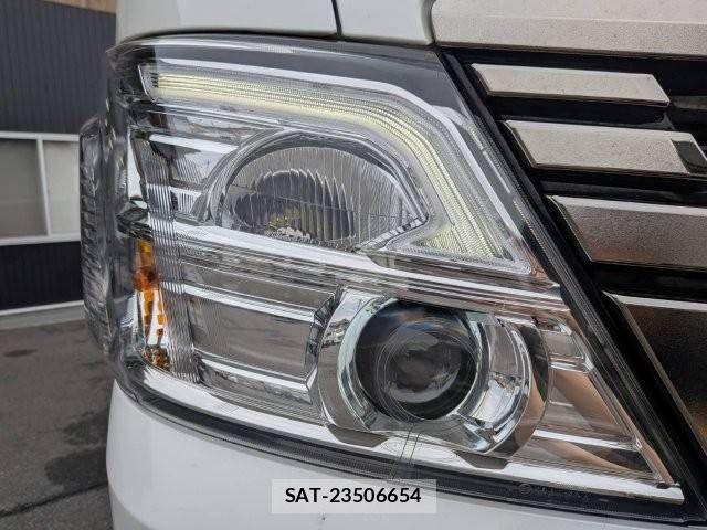 Nissan Caravan 2024-10 7357095-26