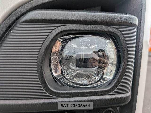 Nissan Caravan 2024-10 7357095-27