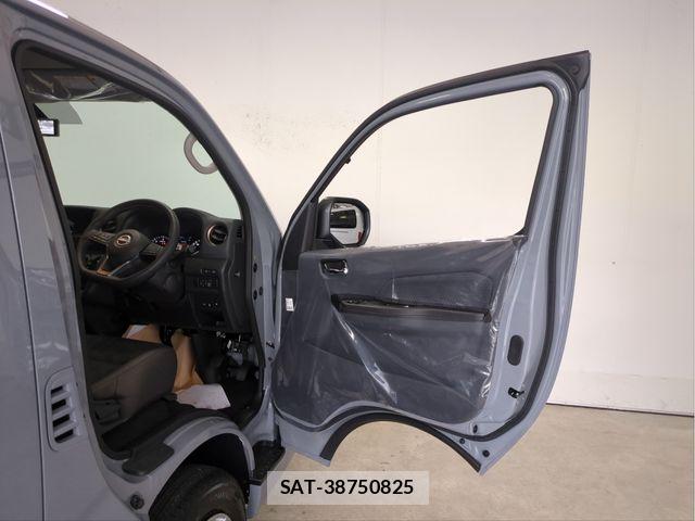 Nissan Caravan 2026-05 7391574-29