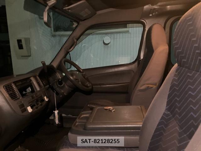 Nissan Caravan 2005-06 7391570-5