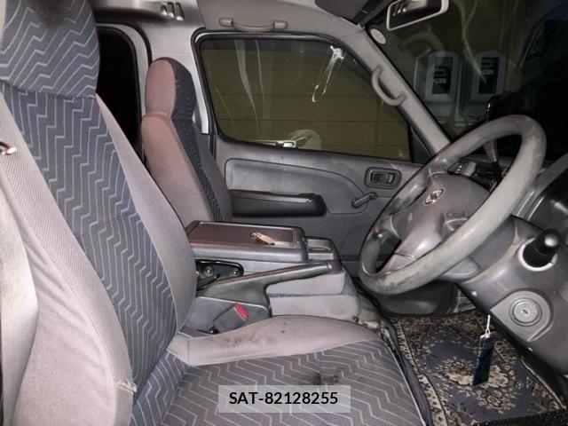 Nissan Caravan 2005-06 7391570-8
