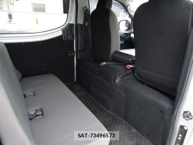 Nissan Caravan 2023-08 7499848-6