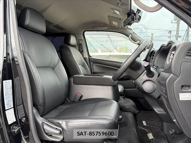 Nissan Caravan 2022-06 7615399-15