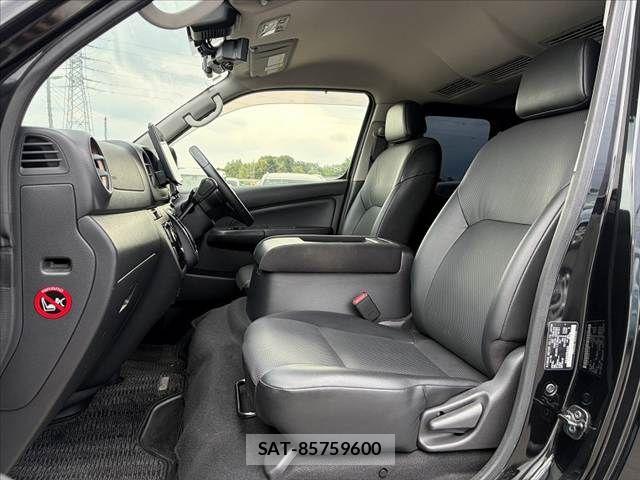Nissan Caravan 2022-06 7615399-16