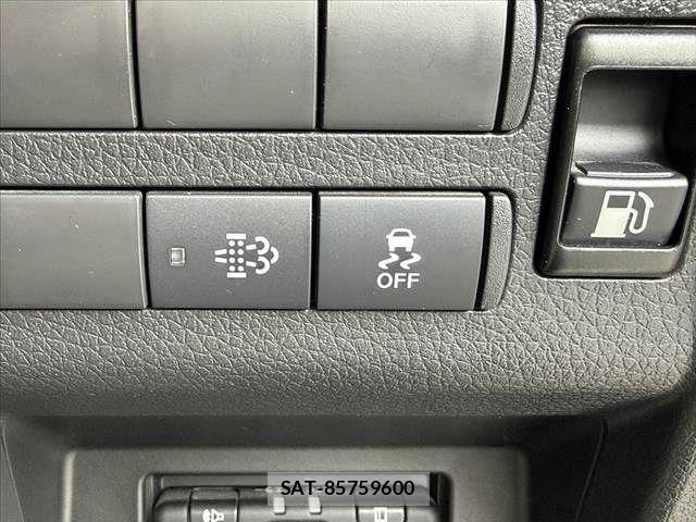Nissan Caravan 2022-06 7615399-24