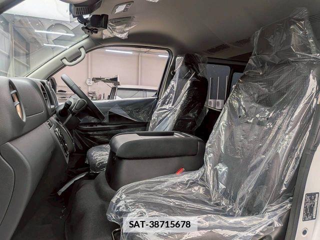 Nissan Caravan 2026-06 7783293-17