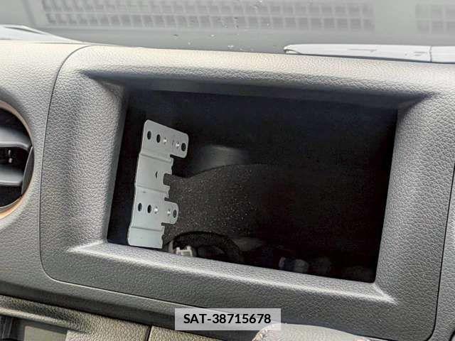 Nissan Caravan 2026-06 7783293-3